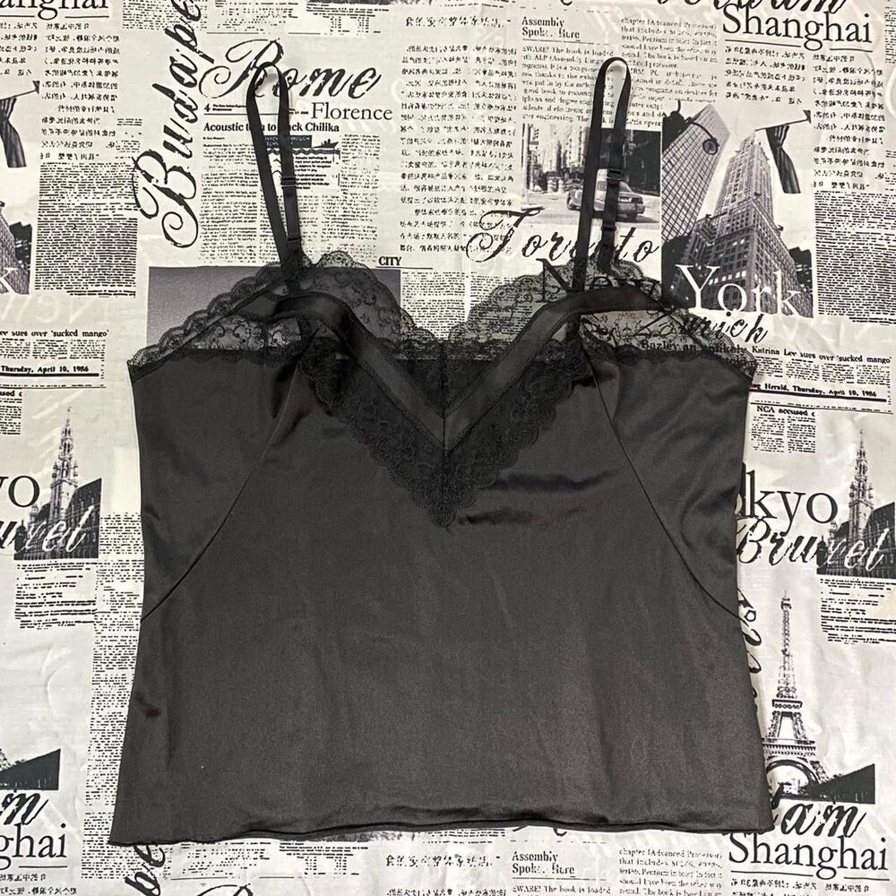Vanity Fair Women's lingerie pajama top 80s vintage black lacy tank top